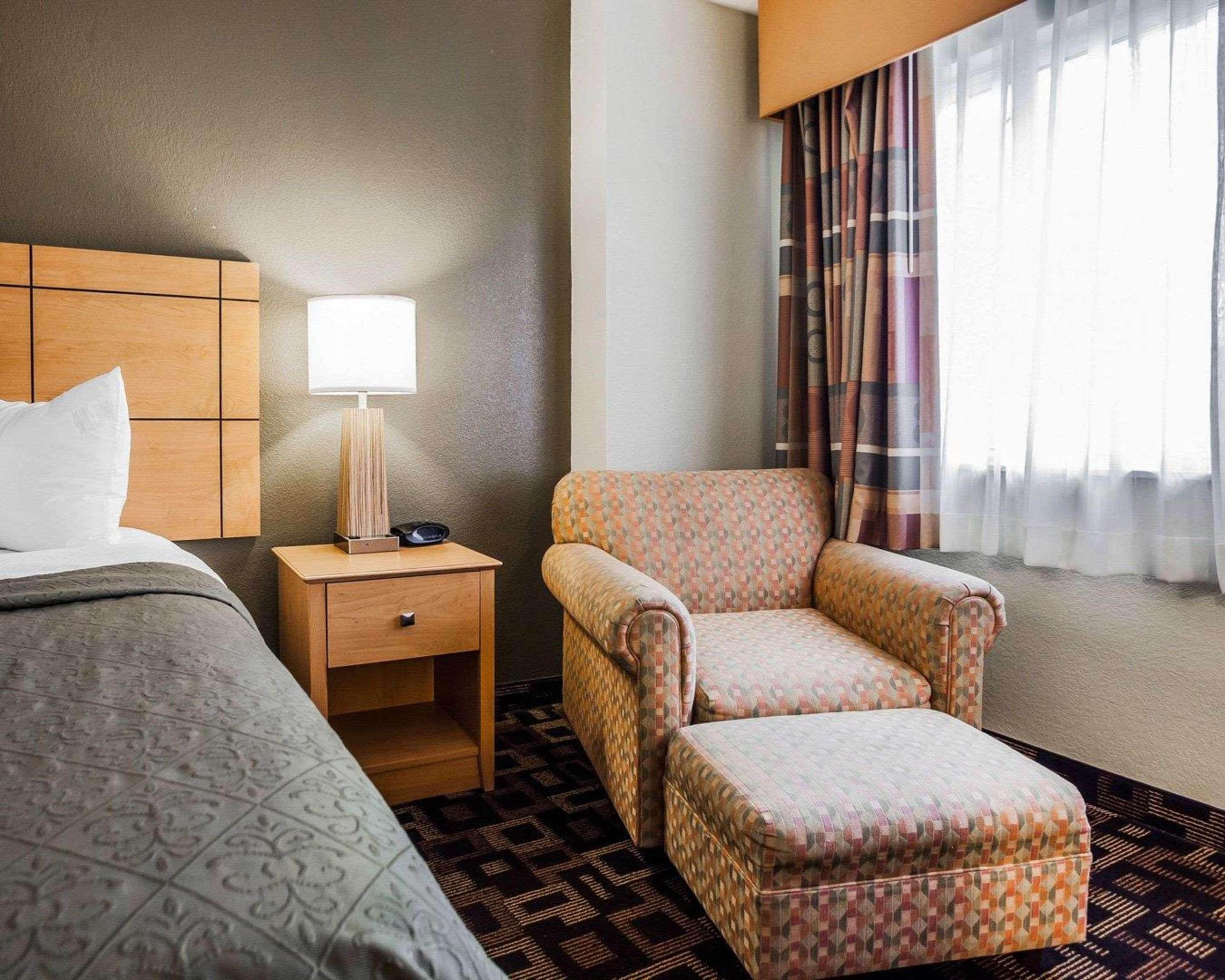 Quality Inn & Suites Des Moines Airport Dış mekan fotoğraf