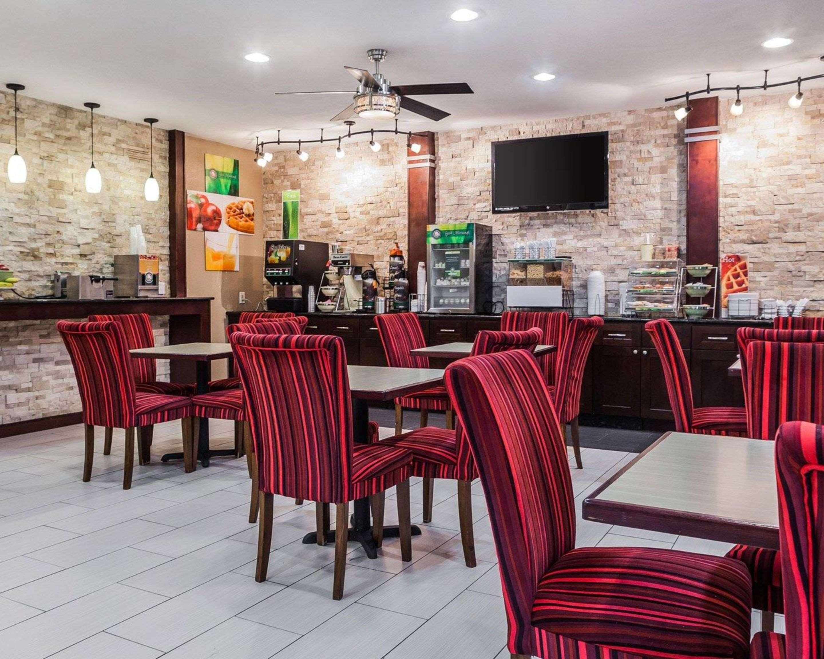 Quality Inn & Suites Des Moines Airport Dış mekan fotoğraf