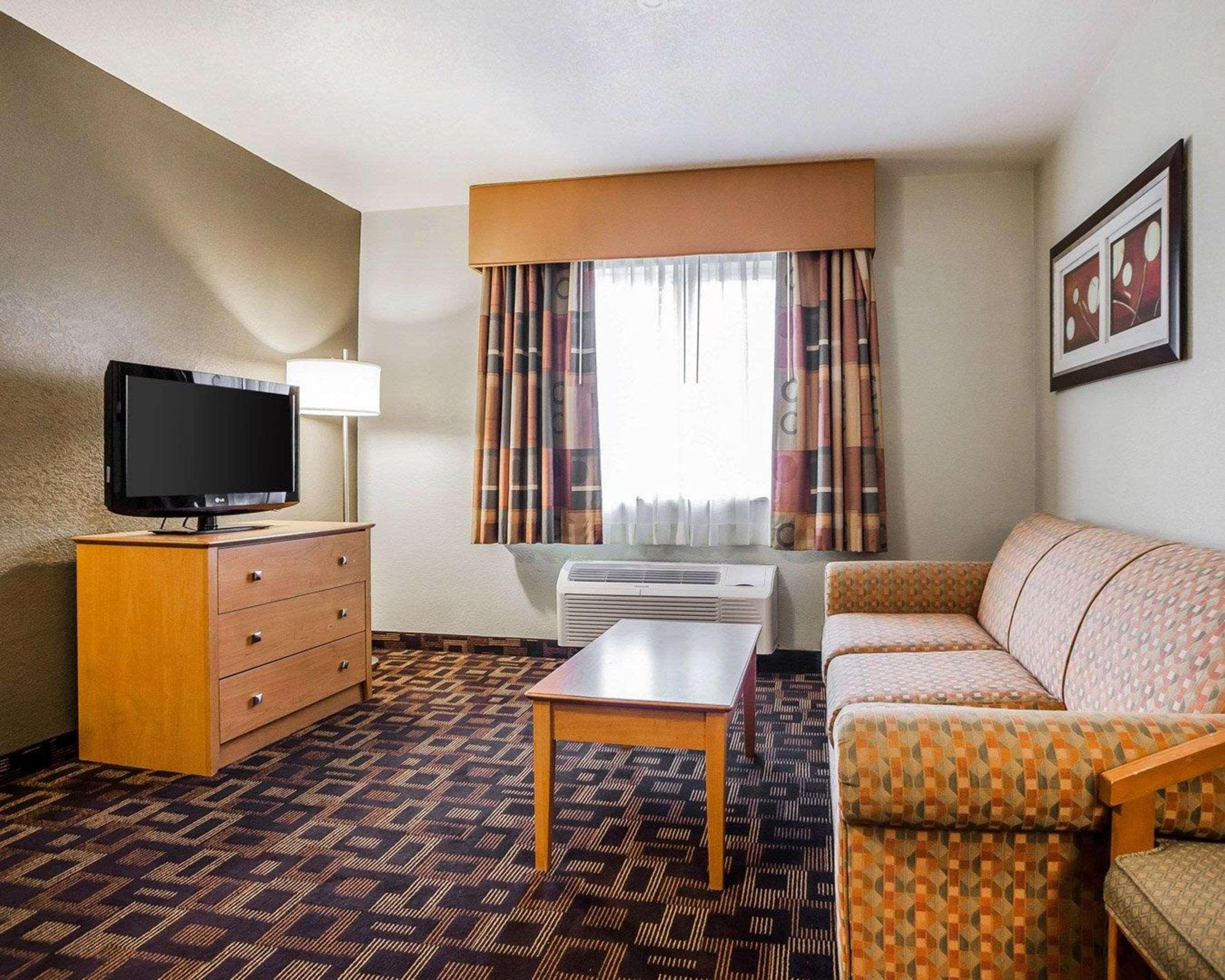 Quality Inn & Suites Des Moines Airport Dış mekan fotoğraf
