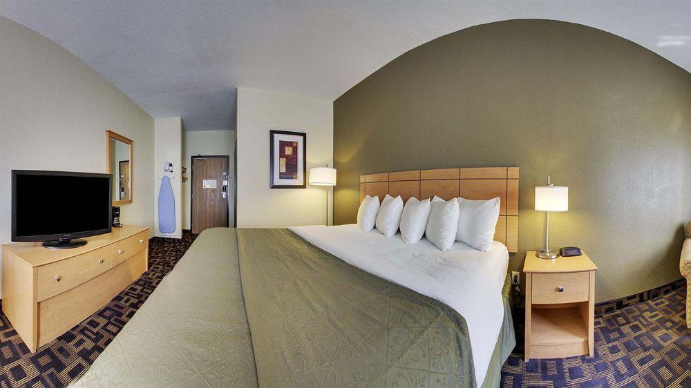 Quality Inn & Suites Des Moines Airport Dış mekan fotoğraf