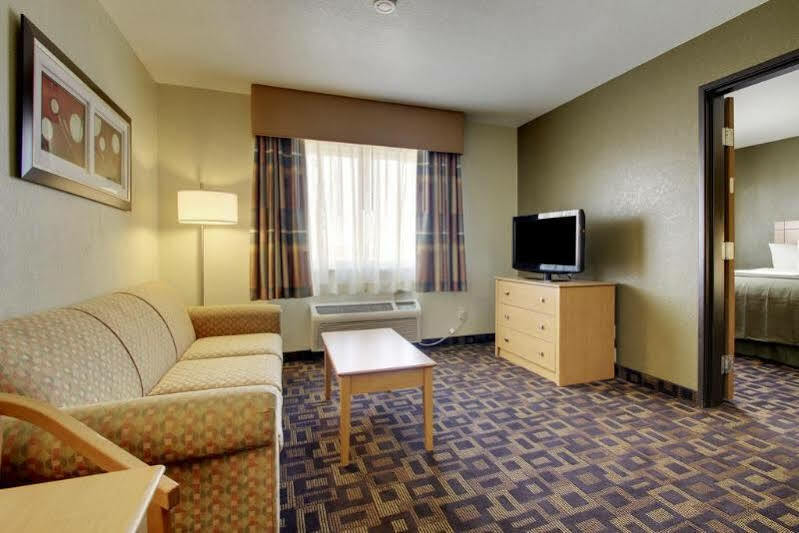 Quality Inn & Suites Des Moines Airport Dış mekan fotoğraf